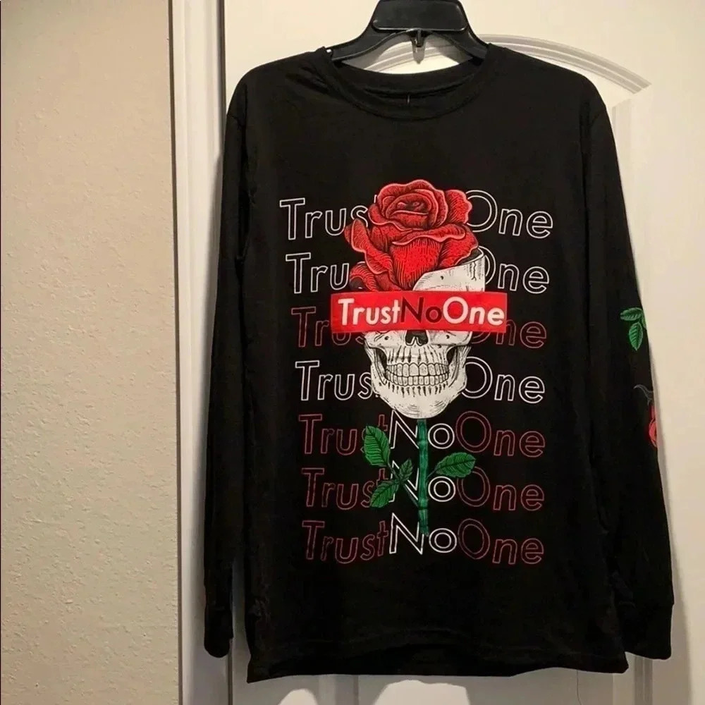 Skull Vibes Trust No One Graphic T-Shirt Size Medium NWT